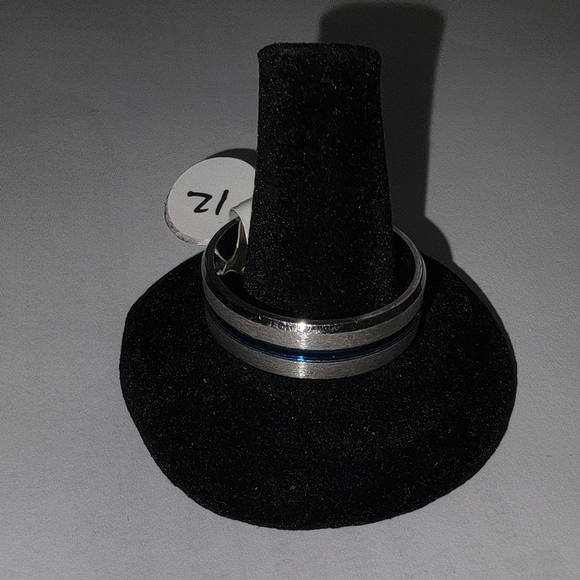 Men's Silver and Blue Ring - Picture 3 of 3